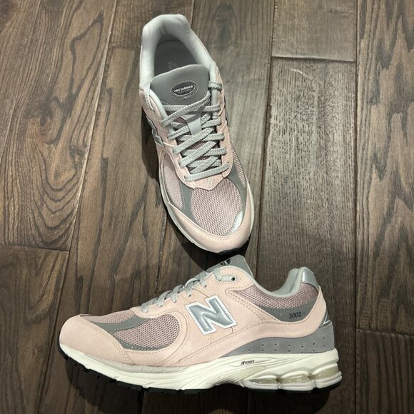 New Balance 2002R Sneakers Men's Size 11.5 Pink/ Grey M2002RFC